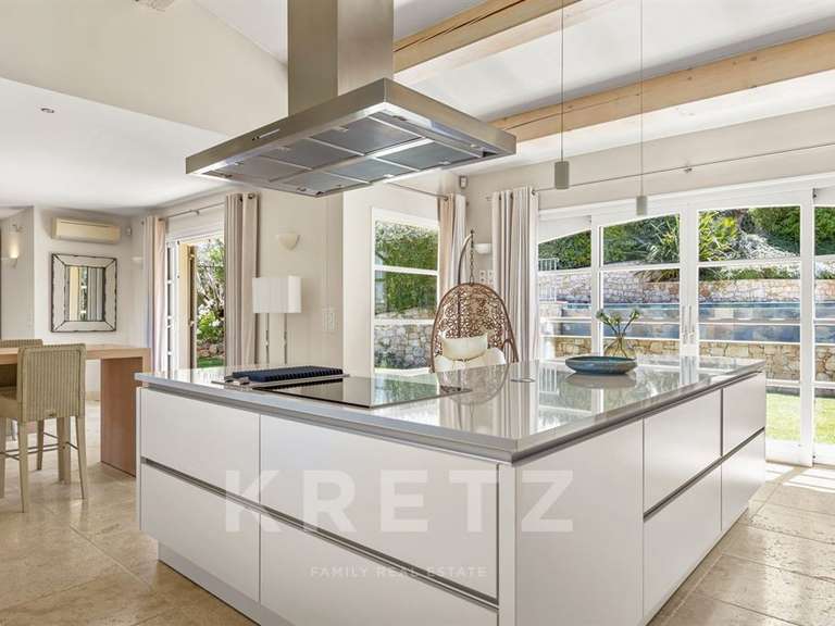Maison Tourrettes - 2 chambres - 260m²
