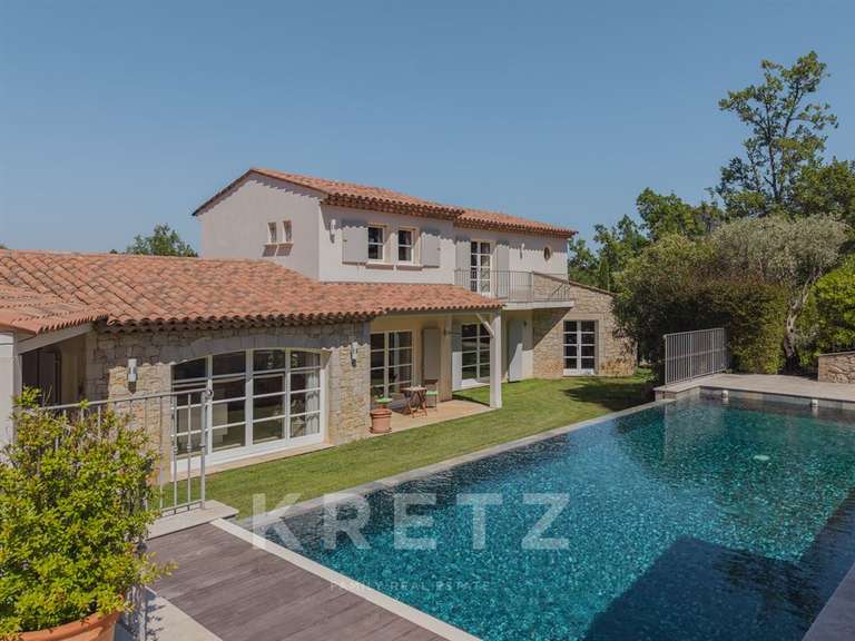Maison Tourrettes - 2 chambres - 260m²