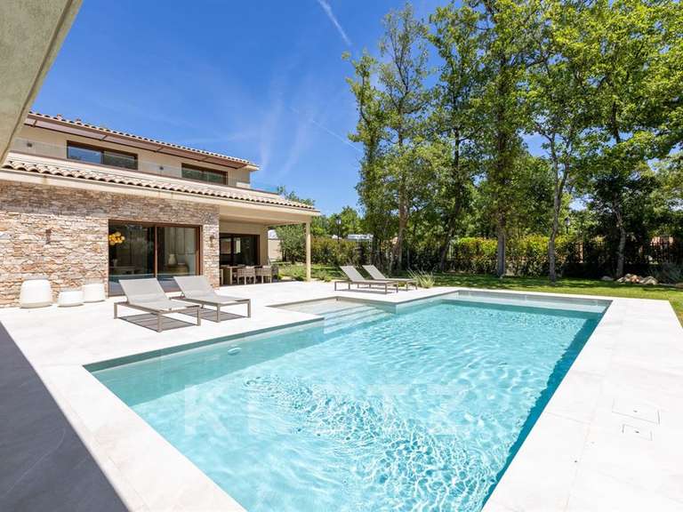 Maison Tourrettes - 4 chambres - 250m²