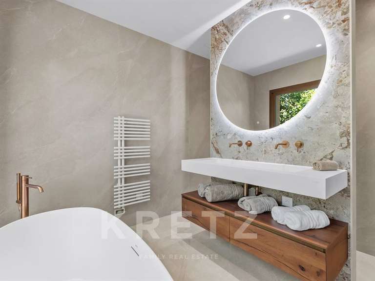 Maison Tourrettes - 4 chambres - 250m²