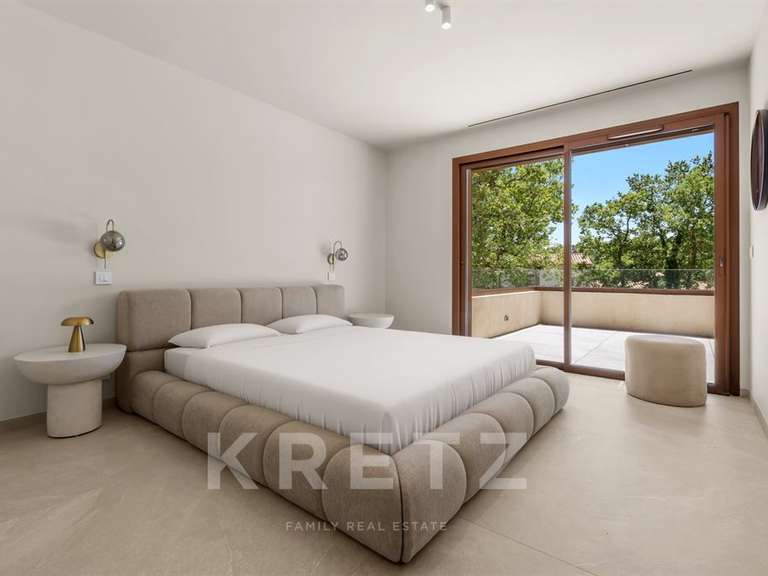Maison Tourrettes - 4 chambres - 250m²