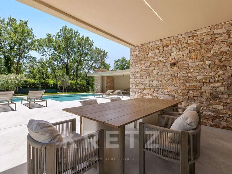 Maison Tourrettes - 4 chambres - 250m²