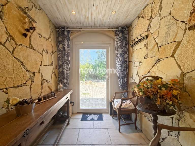 Maison Tourrettes - 3 chambres - 180m²