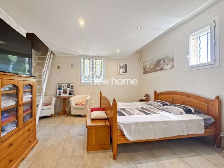 Maison Tourrettes - 3 chambres - 180m²