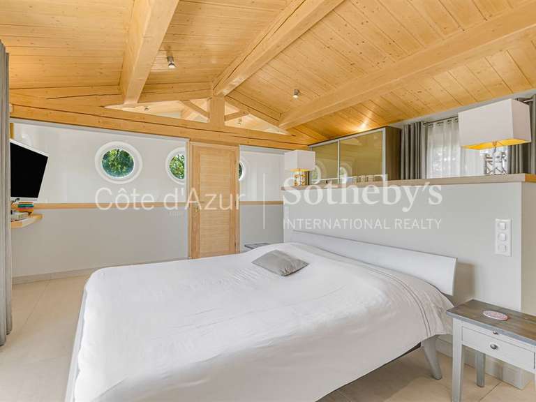 Maison Tourrettes - 2 chambres - 208m²