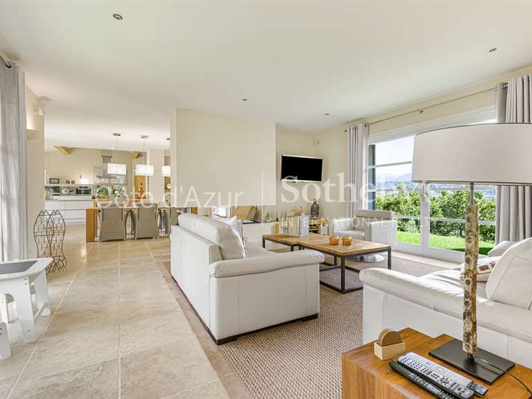 Maison Tourrettes - 2 chambres - 208m²