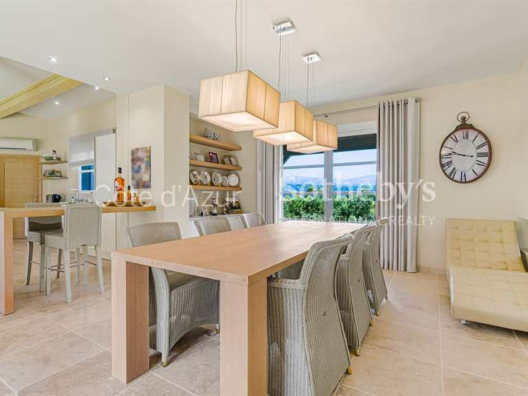 Maison Tourrettes - 2 chambres - 208m²