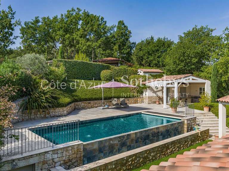 Maison Tourrettes - 2 chambres - 208m²