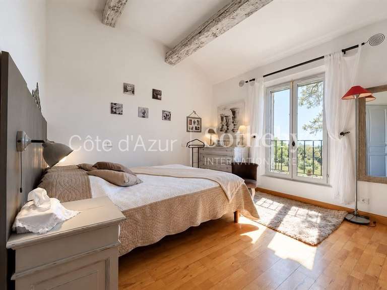 Maison Tourrettes - 5 chambres - 196m²
