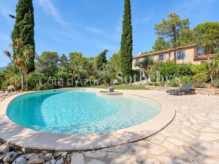 Maison Tourrettes - 5 chambres - 196m²