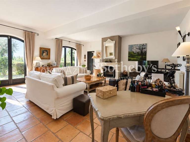 Maison Tourrettes - 5 chambres - 196m²