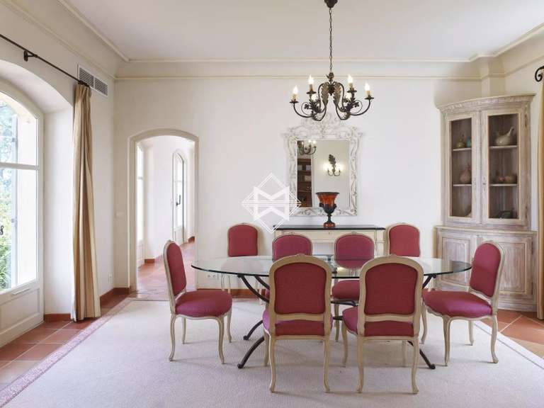 Villa Tourrettes - 4 bedrooms - 327m²