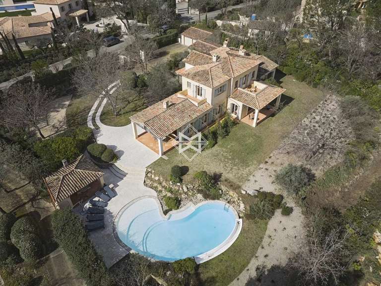 Villa Tourrettes - 4 bedrooms - 327m²