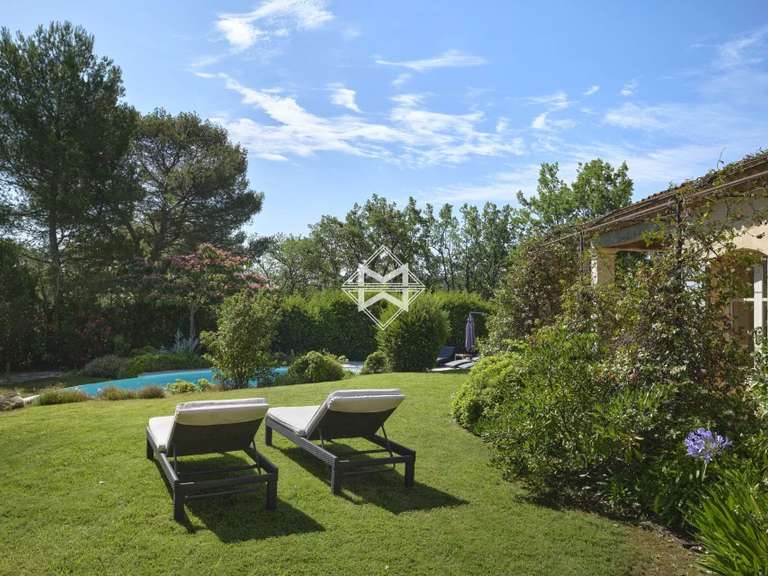 Villa Tourrettes - 4 bedrooms - 327m²