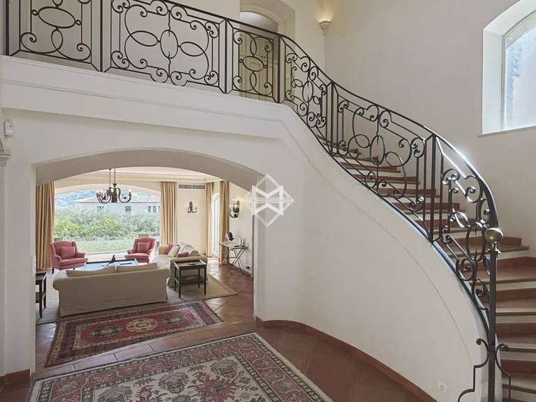 Villa Tourrettes - 4 bedrooms - 327m²