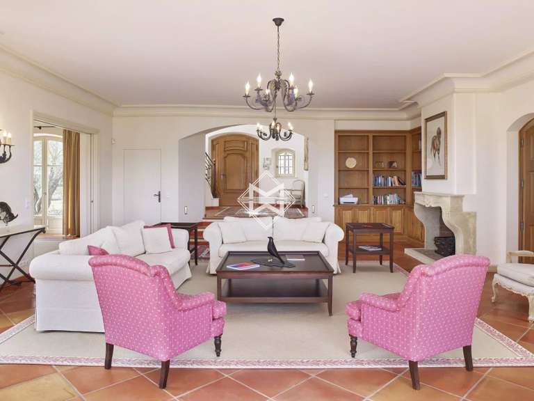 Villa Tourrettes - 4 bedrooms - 327m²