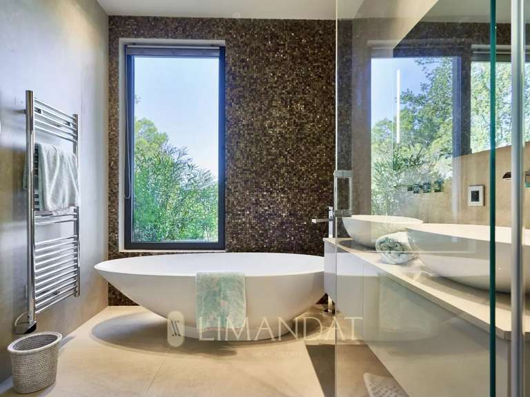 Villa Tourrettes - 6 bedrooms - 450m²