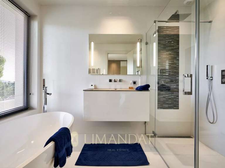 Villa Tourrettes - 6 bedrooms - 450m²