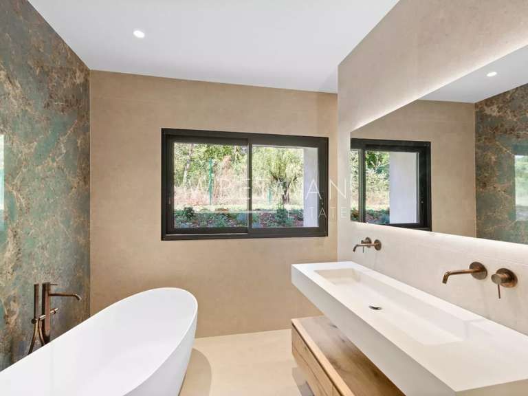 Villa Tourrettes - 5 chambres - 240m²