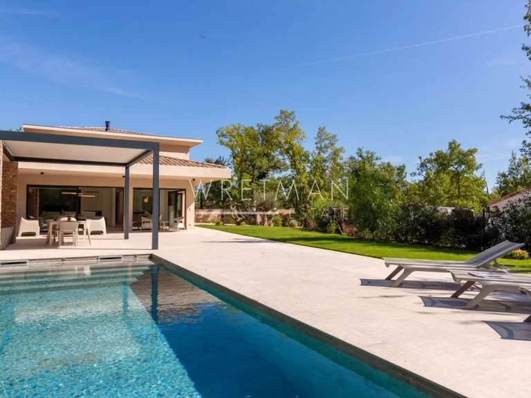 Villa Tourrettes - 5 chambres - 240m²