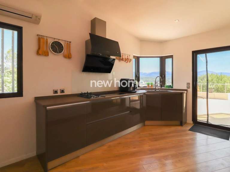 Villa Tourrettes - 4 chambres - 291m²