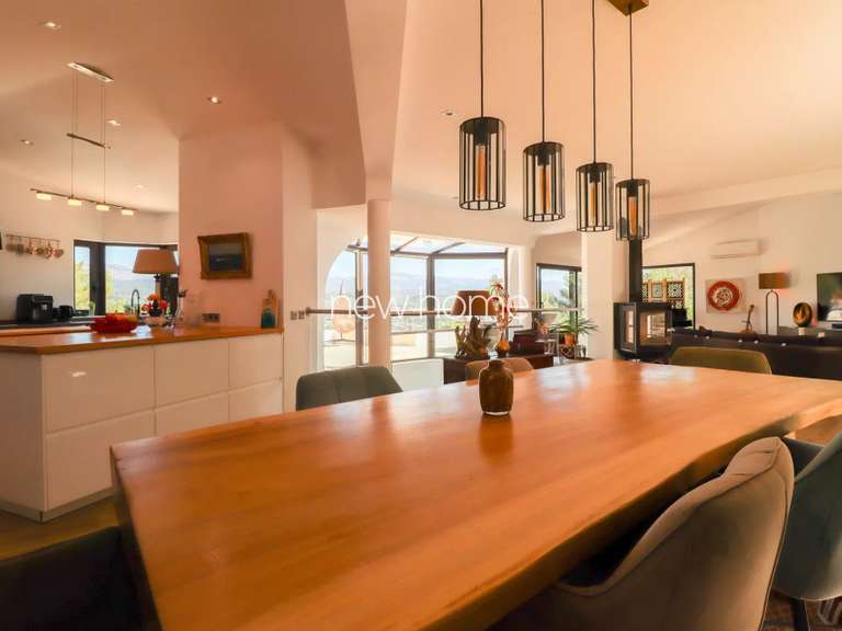 Villa Tourrettes - 4 chambres - 291m²