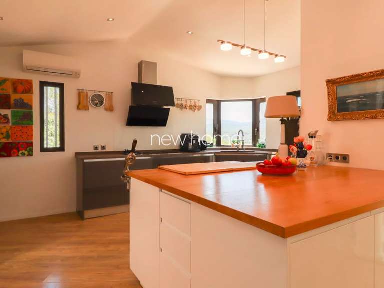 Villa Tourrettes - 4 chambres - 291m²