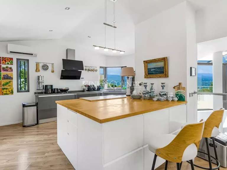 Villa Tourrettes - 4 chambres - 291m²