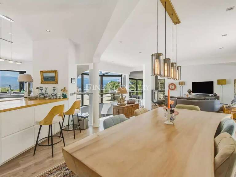 Villa Tourrettes - 4 chambres - 291m²