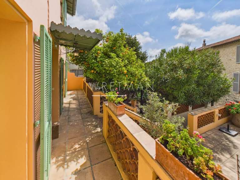 Appartement Tourrettes-sur-Loup - 3 chambres - 139m²