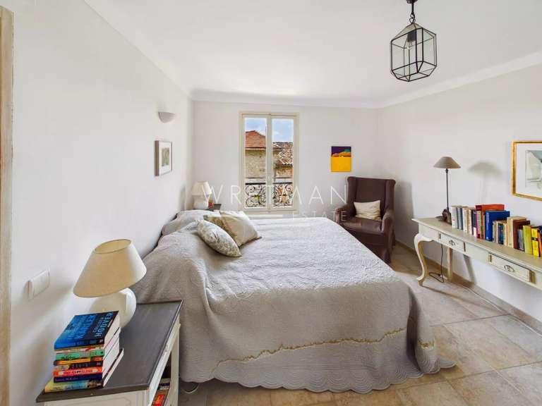 Appartement Tourrettes-sur-Loup - 3 chambres - 139m²