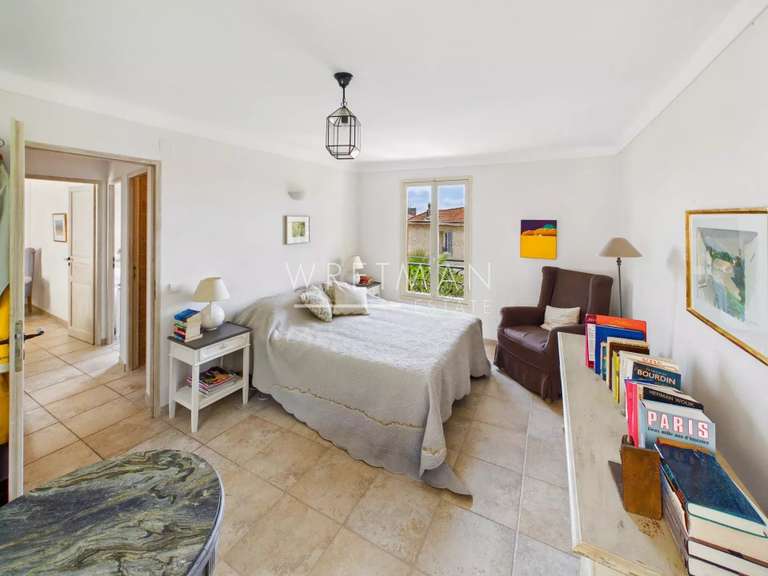 Appartement Tourrettes-sur-Loup - 3 chambres - 139m²