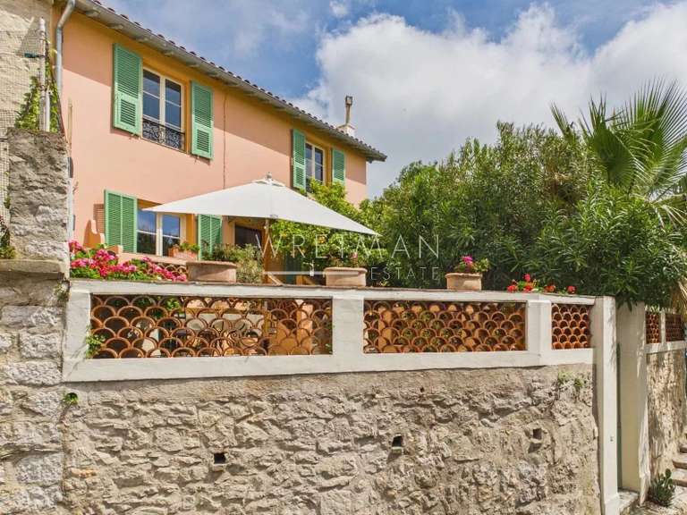 Appartement Tourrettes-sur-Loup - 3 chambres - 139m²
