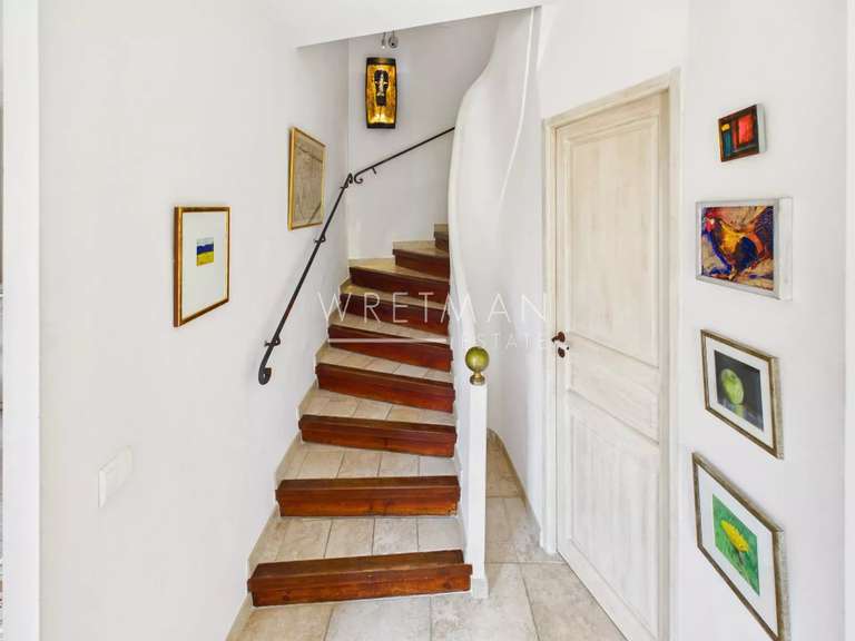 Appartement Tourrettes-sur-Loup - 3 chambres - 139m²