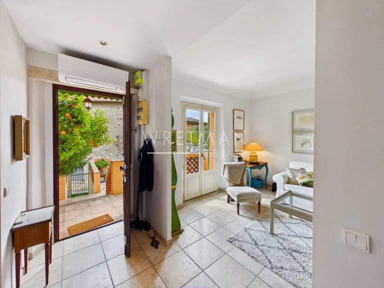 Appartement Tourrettes-sur-Loup - 3 chambres - 139m²