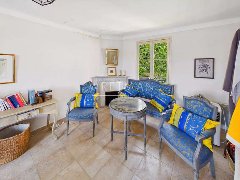 Appartement Tourrettes-sur-Loup - 3 chambres - 139m²