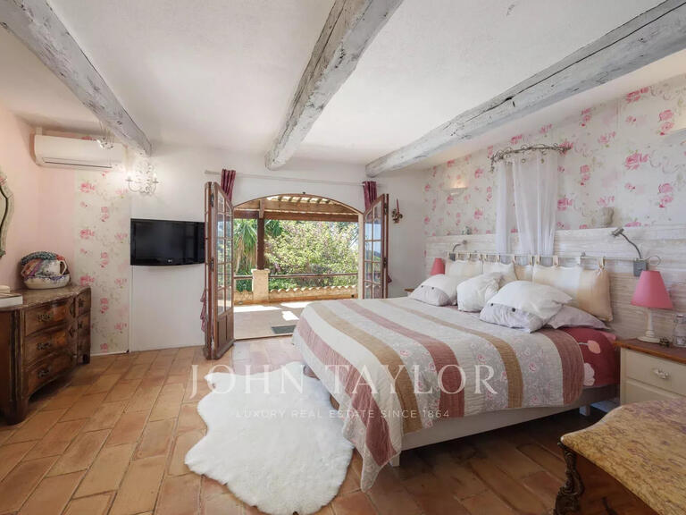 House Tourrettes-sur-Loup - 4 bedrooms - 262m²