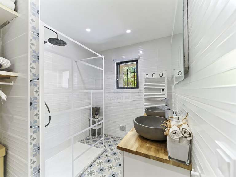 Maison Tourrettes-sur-Loup - 4 chambres - 223m²