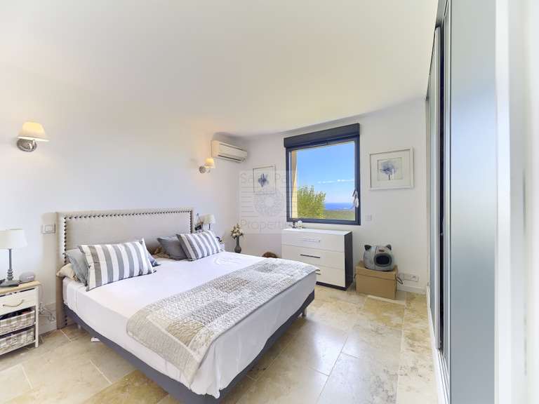 Maison Tourrettes-sur-Loup - 4 chambres - 223m²