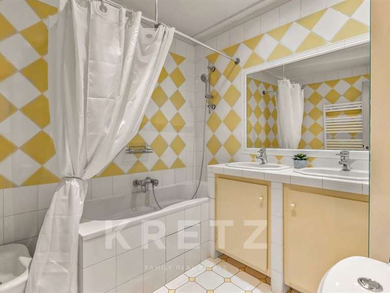 Maison Tourrettes-sur-Loup - 4 chambres - 155m²