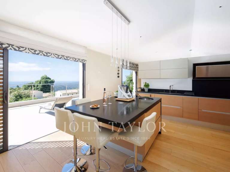 Maison Tourrettes-sur-Loup - 5 chambres - 333m²