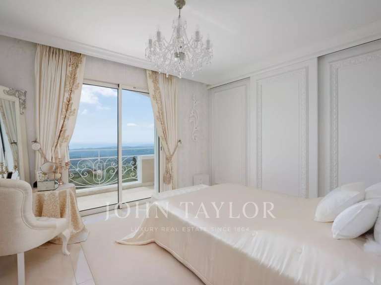 House Tourrettes-sur-Loup - 4 bedrooms - 200m²