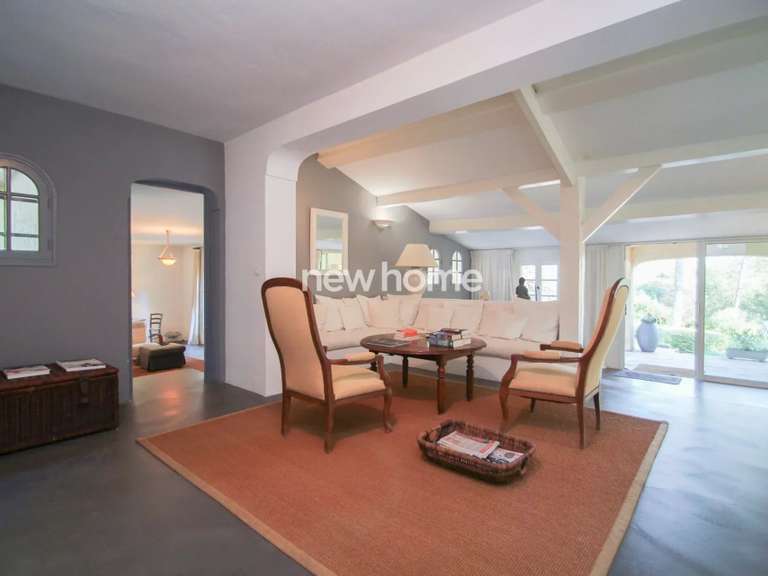 Maison Tourrettes-sur-Loup - 5 chambres - 223m²