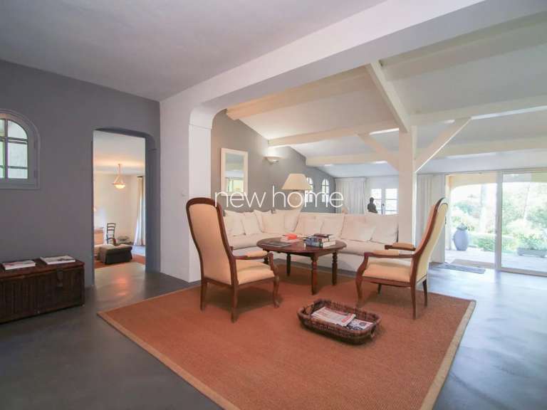 Maison Tourrettes-sur-Loup - 5 chambres - 223m²