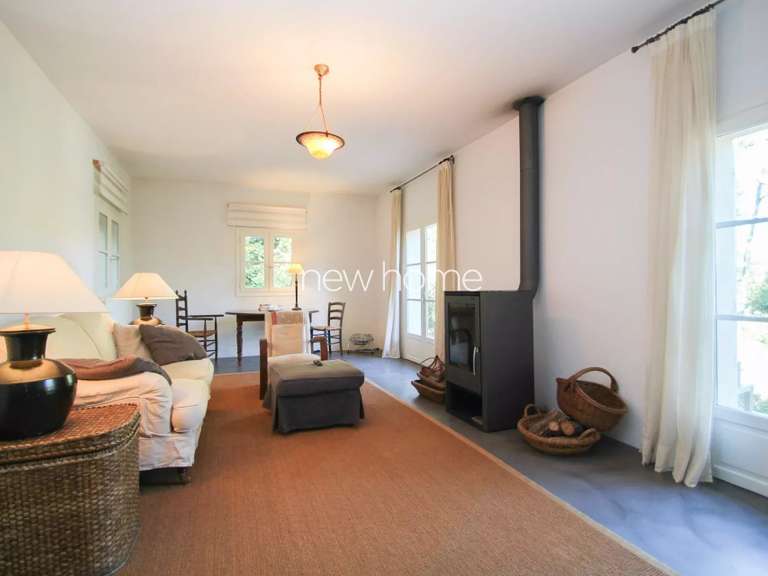 Maison Tourrettes-sur-Loup - 5 chambres - 223m²