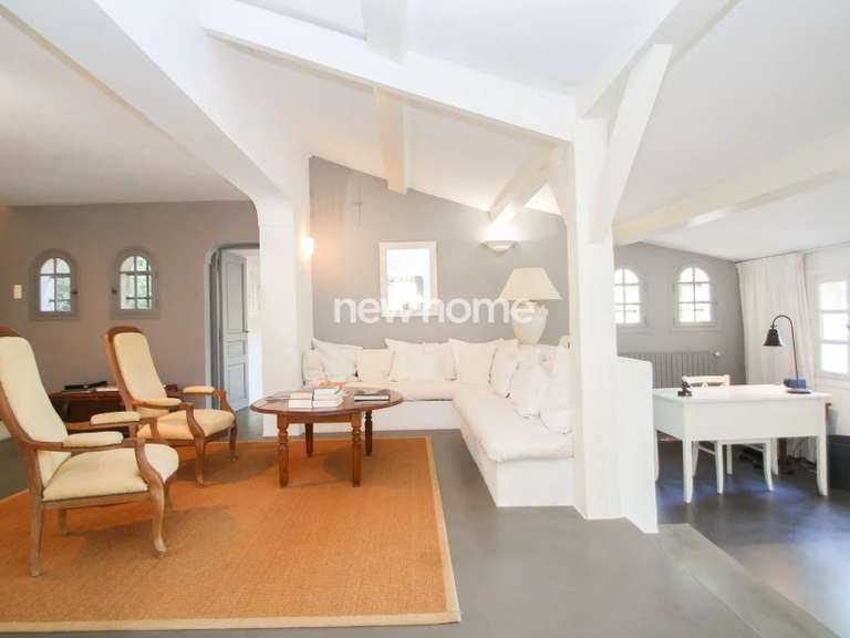 Maison Tourrettes-sur-Loup - 5 chambres - 223m²