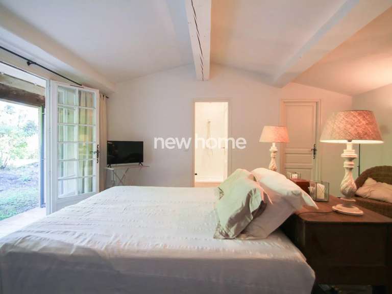 Maison Tourrettes-sur-Loup - 5 chambres - 223m²