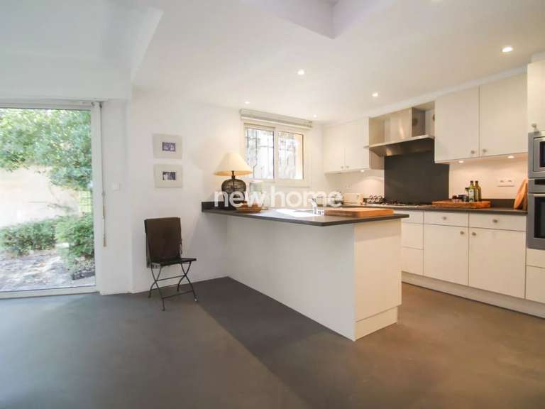 Maison Tourrettes-sur-Loup - 5 chambres - 223m²