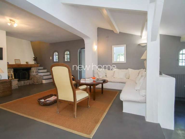 Maison Tourrettes-sur-Loup - 5 chambres - 223m²