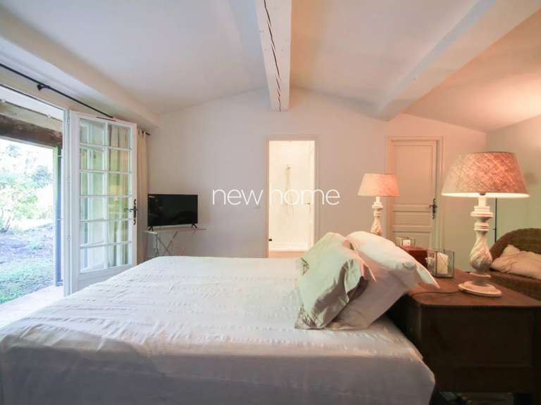 Maison Tourrettes-sur-Loup - 5 chambres - 223m²